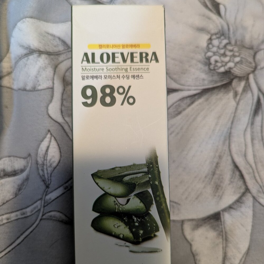 Aloe Vera Soothing Essence